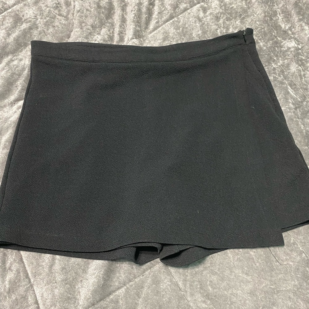 Black Skort